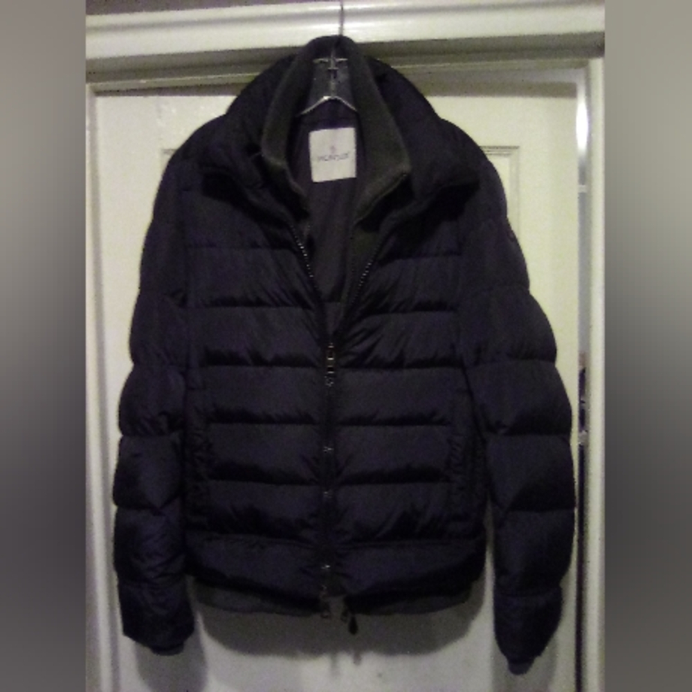 BRAND NEW, "MONCLER" PUFFER / SKI JACKET W REAL DOWN FEATHERS